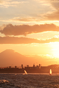 湘南の海と富士山の写真
